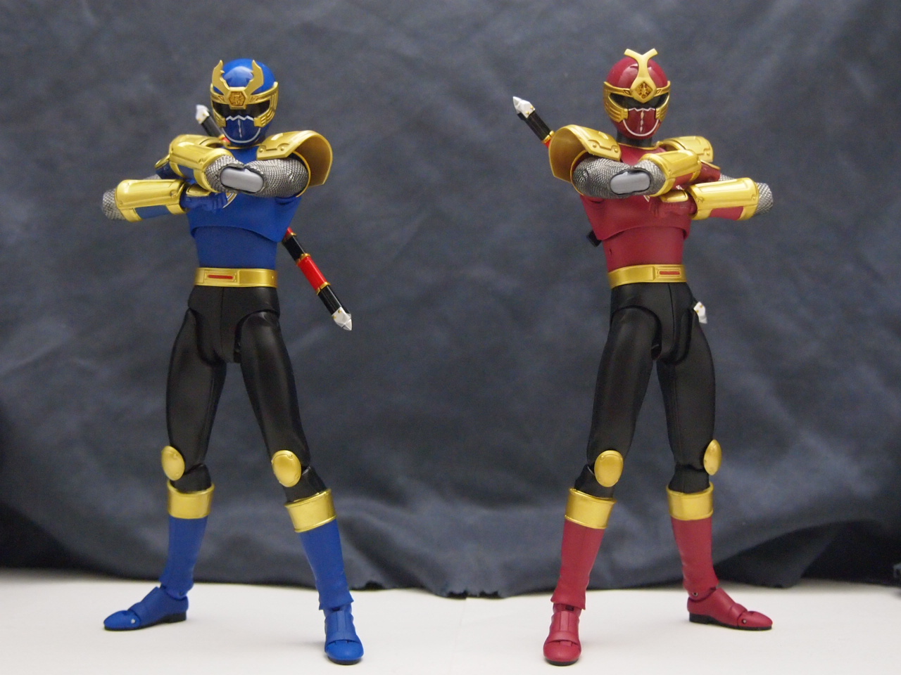 In Hand Images of SH Figuarts Gouraigers / Ninja Storm Crimson and Navy Pow...