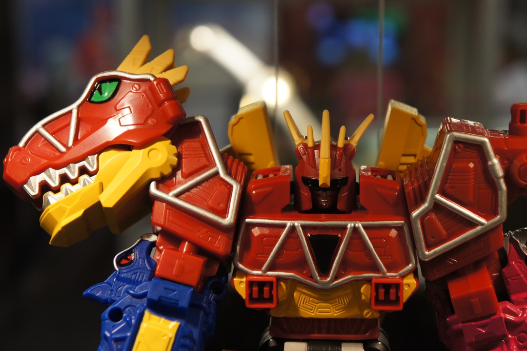 PMC2014 - Power Rangers Dino Charge Megazord Pics and Info - Tokunation
