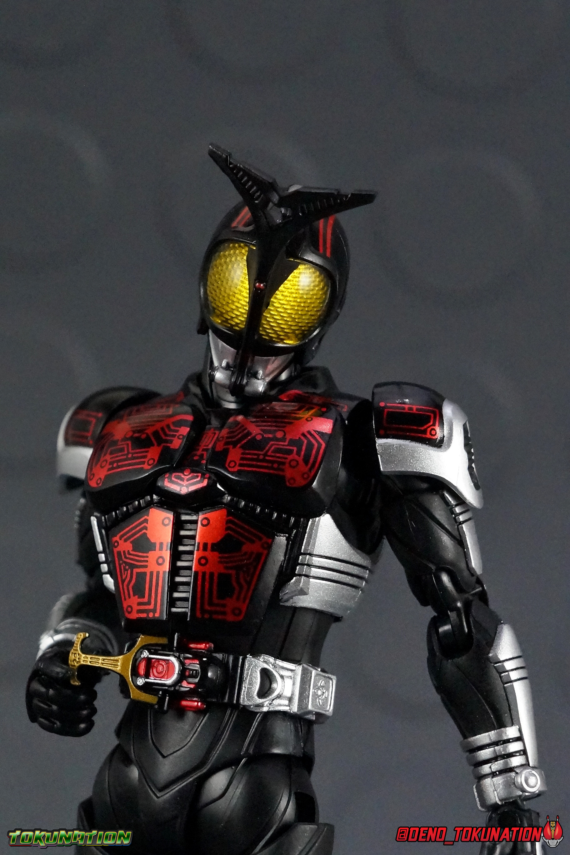 S.H. Figuarts Shinkocchou Seihou Kamen Rider Dark Kabuto ...